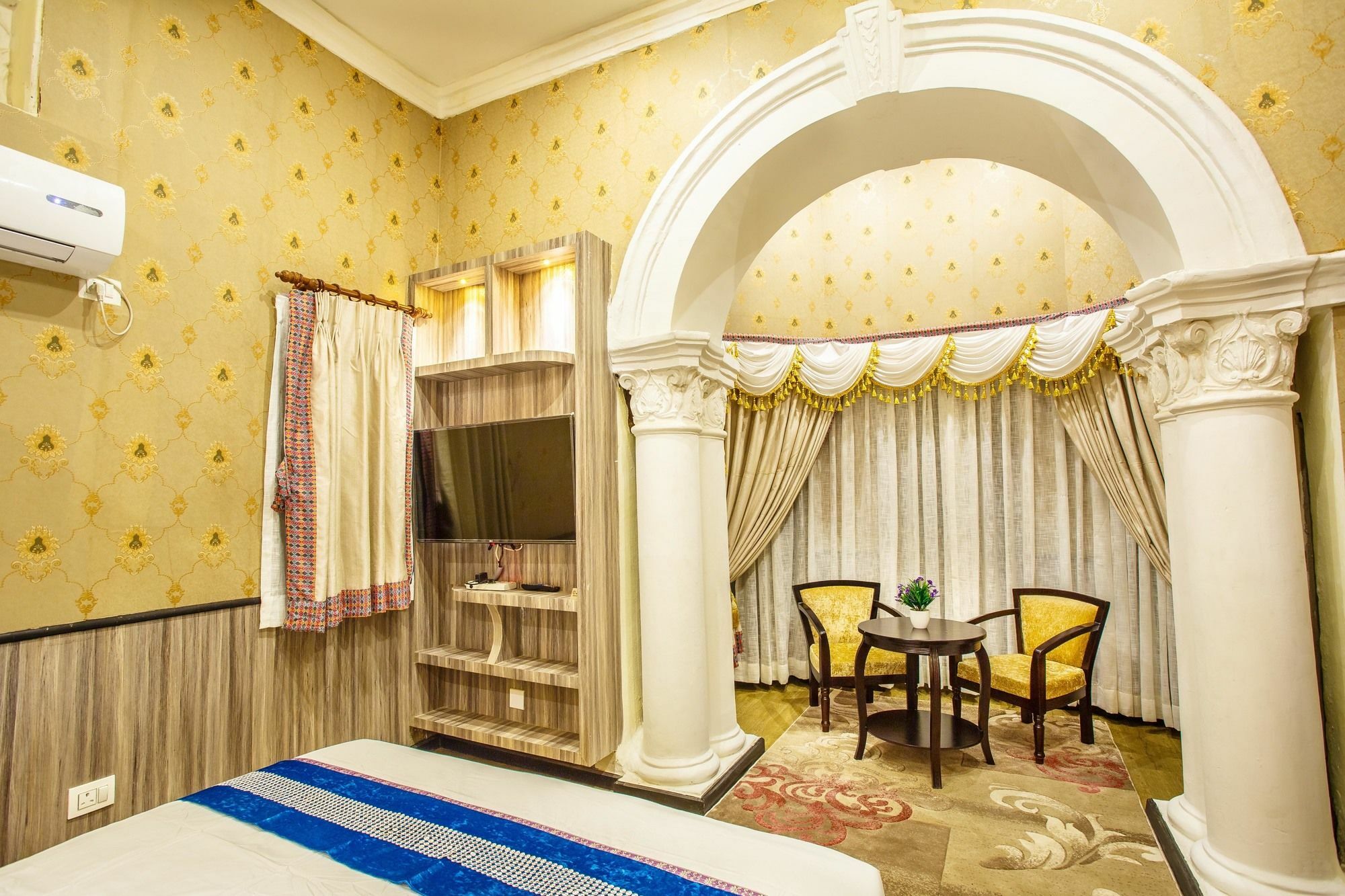 Royal Empire Boutique Hotel Katmandu Dış mekan fotoğraf