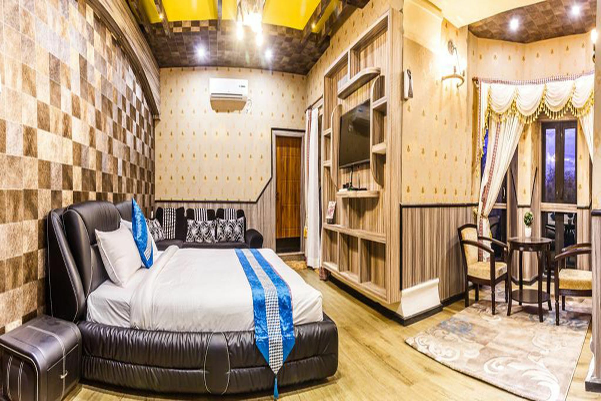 Royal Empire Boutique Hotel Katmandu Dış mekan fotoğraf
